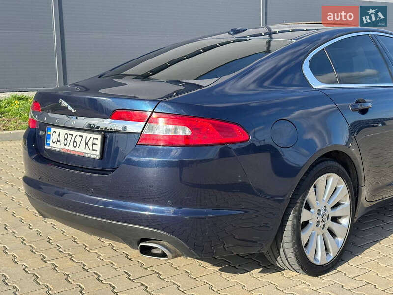 Седан Jaguar XF 2008 в Ивано-Франковске