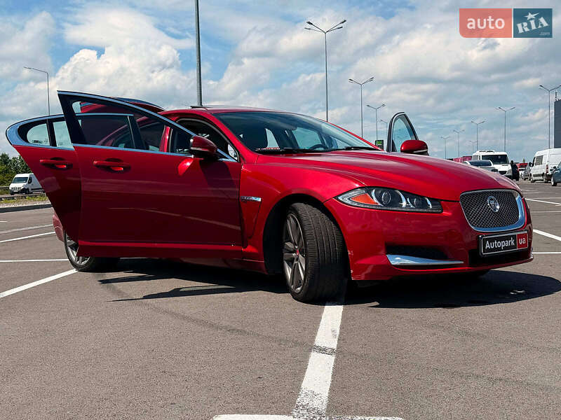 Седан Jaguar XF 2013 в Львове