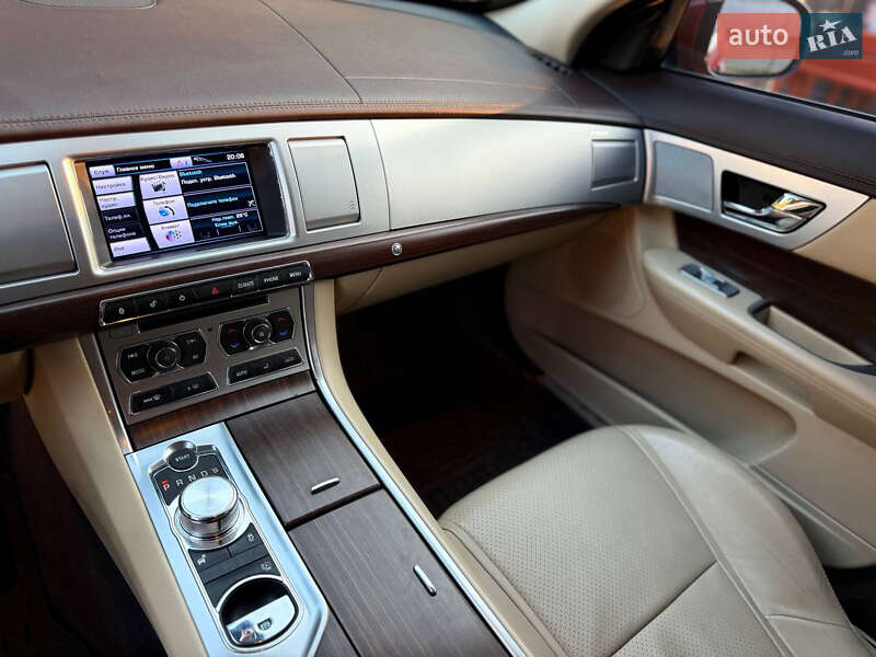Седан Jaguar XF 2012 в Одессе