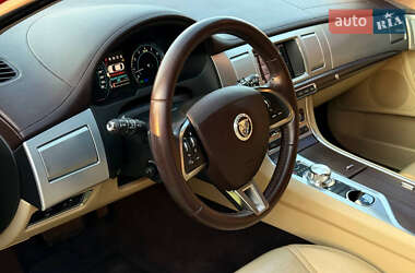 Седан Jaguar XF 2012 в 