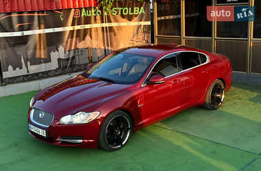 Седан Jaguar XF 2012 в 