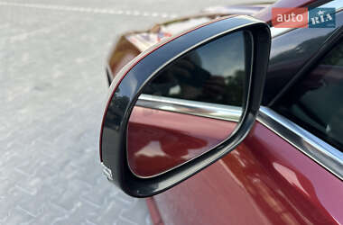Седан Jaguar XF 2012 в 