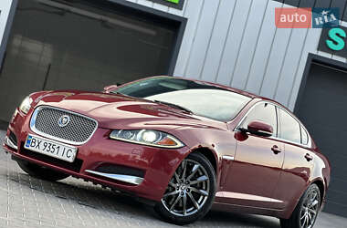Седан Jaguar XF 2012 в 