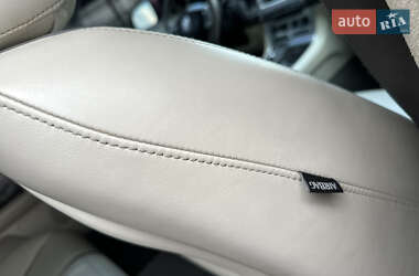 Седан Jaguar XF 2012 в 
