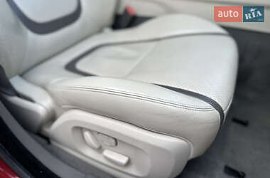Седан Jaguar XF 2012 в 