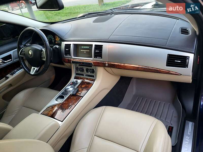 Седан Jaguar XF 2013 в Запорожье