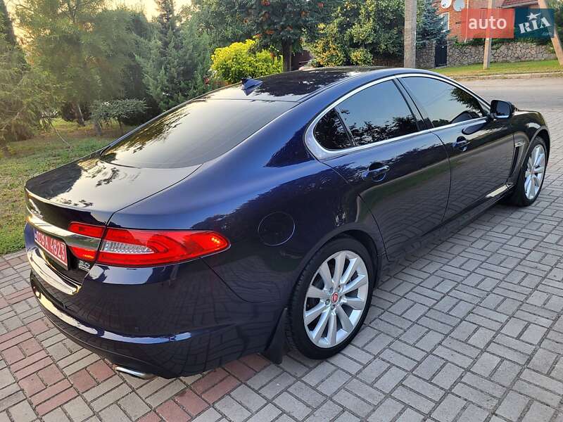 Седан Jaguar XF 2013 в Запорожье