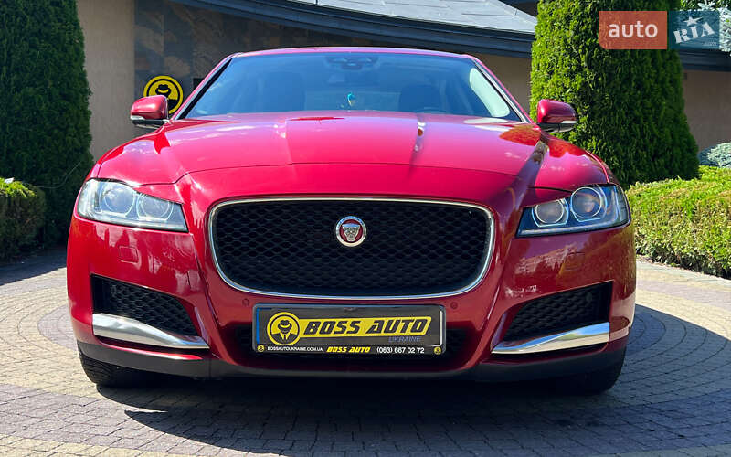 Седан Jaguar XF 2017 в Львове