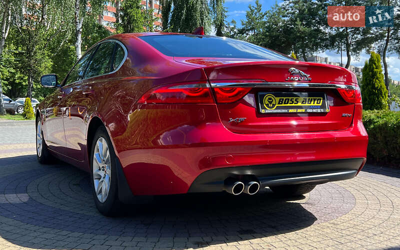 Седан Jaguar XF 2017 в Львове