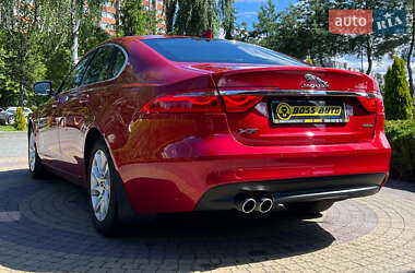 Седан Jaguar XF 2017 в 