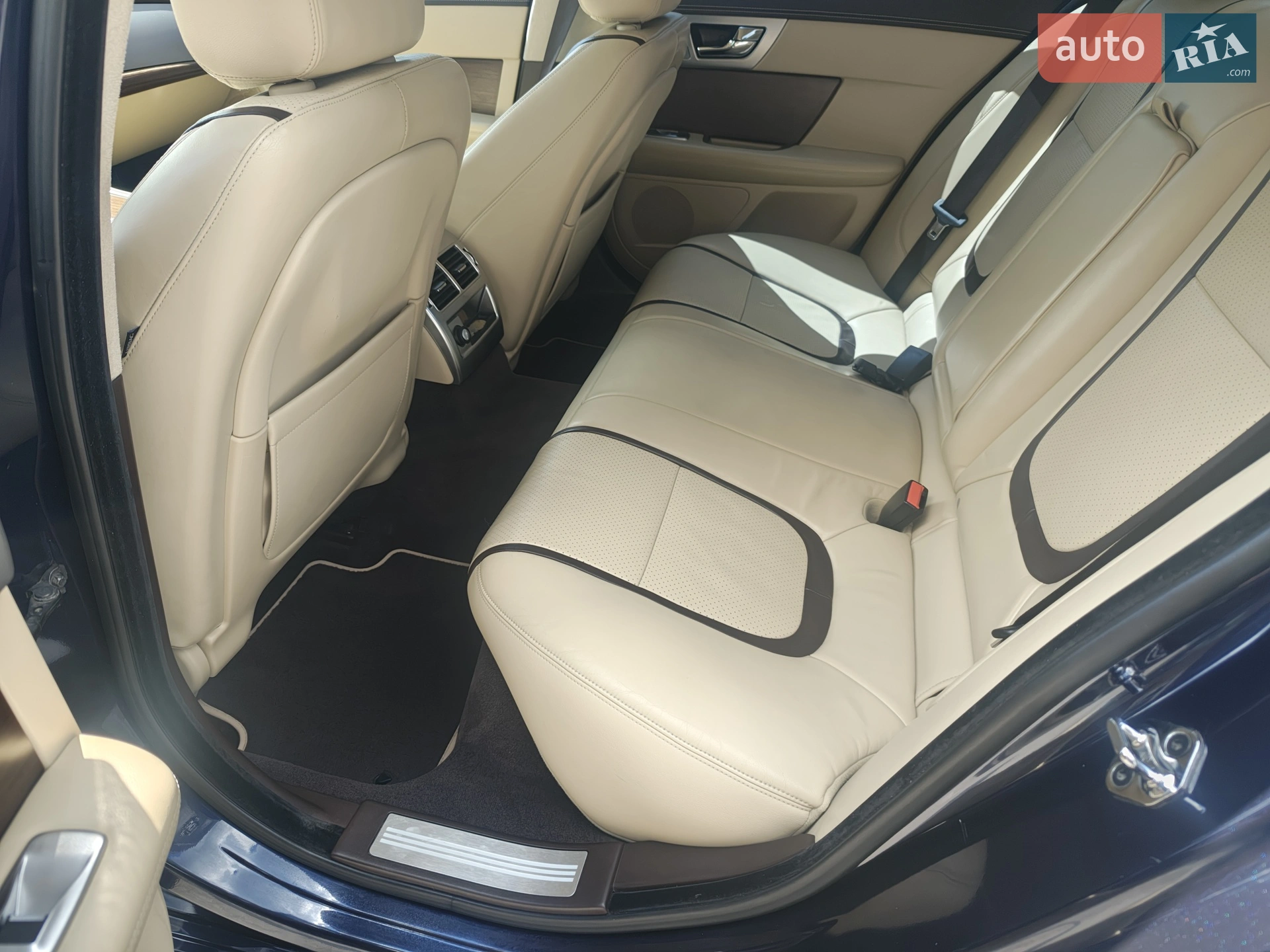 2015 Jaguar XF - мініатюра 24
