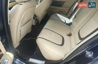 Седан Jaguar XF 2015 в 