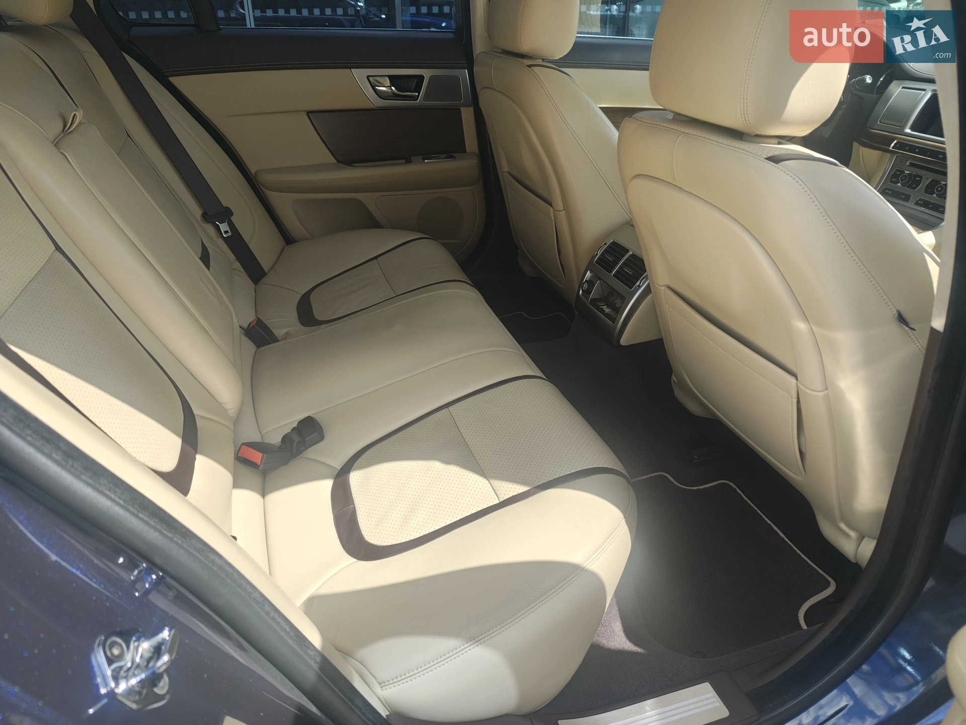 2015 Jaguar XF - мініатюра 35