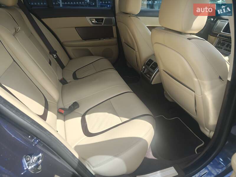 Седан Jaguar XF 2015 в Харькове фото 35 Седан Jaguar XF 2015 в Харькове