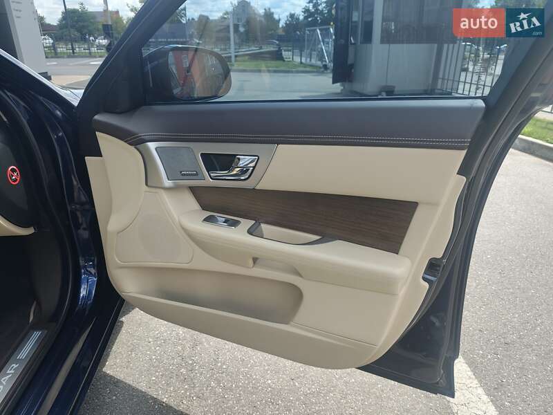Седан Jaguar XF 2015 в Харькове фото 38 Седан Jaguar XF 2015 в Харькове