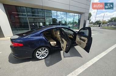 Седан Jaguar XF 2015 в 