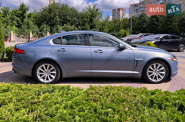 Седан Jaguar XF 2013 в 
