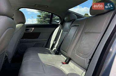 Седан Jaguar XF 2013 в 