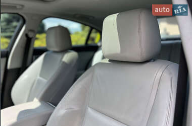 Седан Jaguar XF 2013 в 