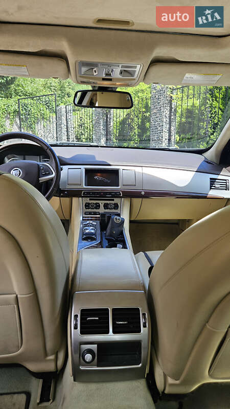 Седан Jaguar XF 2013 в Києві фото 16 Седан Jaguar XF 2013 в Києві