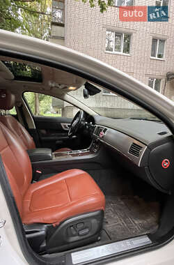 Седан Jaguar XF 2009 в 