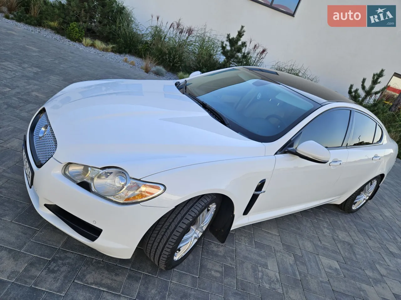 2010 Jaguar XF - мініатюра 34