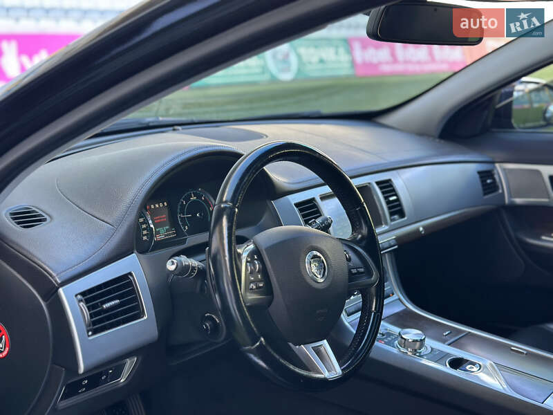 Седан Jaguar XF 2013 в Одессе