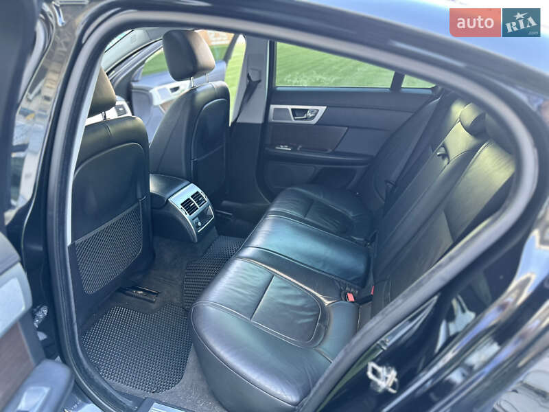 Седан Jaguar XF 2013 в Одессе