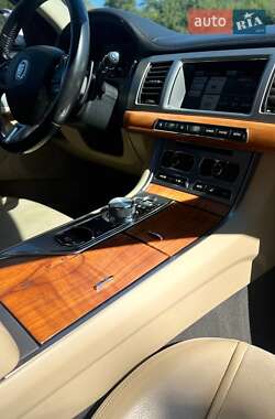 Седан Jaguar XF 2012 в 