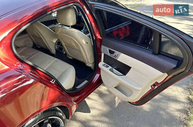 Седан Jaguar XF 2012 в 