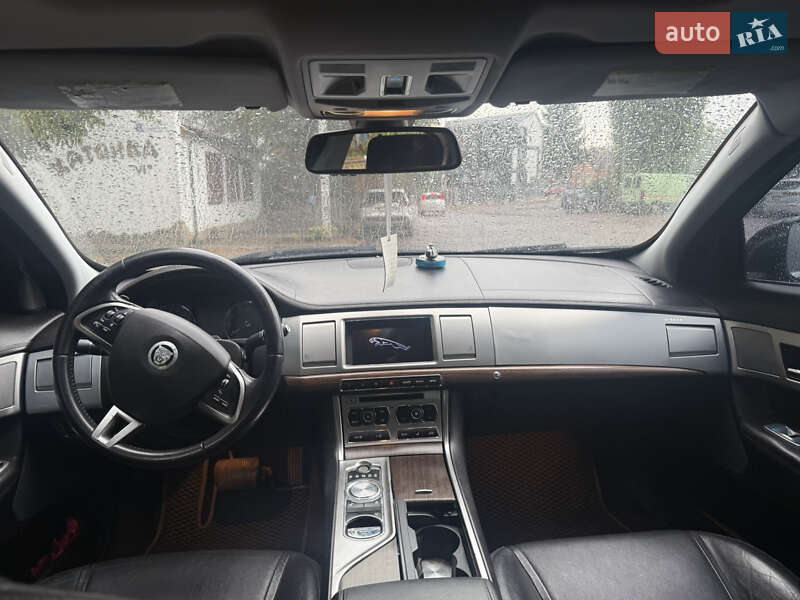 Седан Jaguar XF 2012 в Кропивницькому