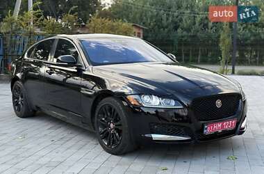 Седан Jaguar XF 2017 в 