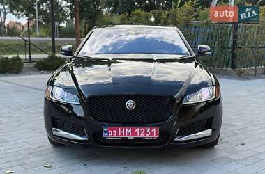 Седан Jaguar XF 2017 в 