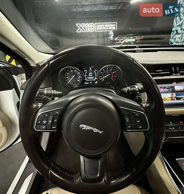 Седан Jaguar XF 2017 в Києві