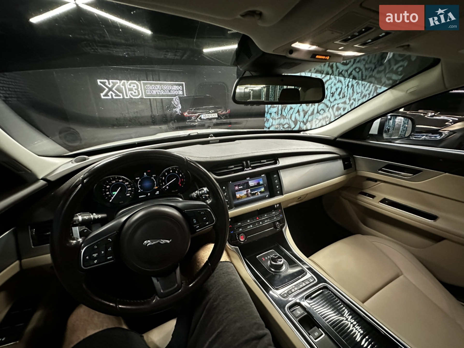 2017 Jaguar XF - мініатюра 14