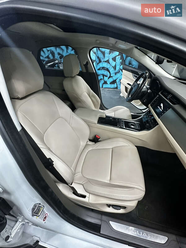 Седан Jaguar XF 2017 в Києві