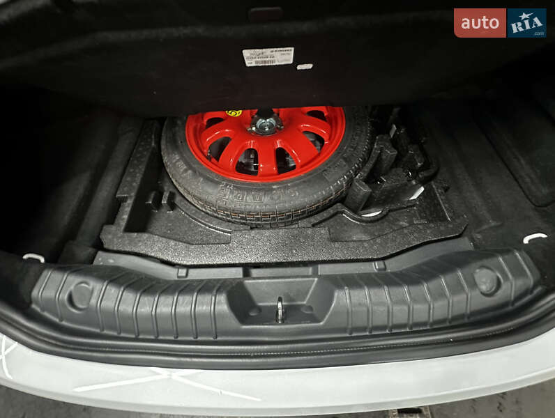 Седан Jaguar XF 2017 в Києві