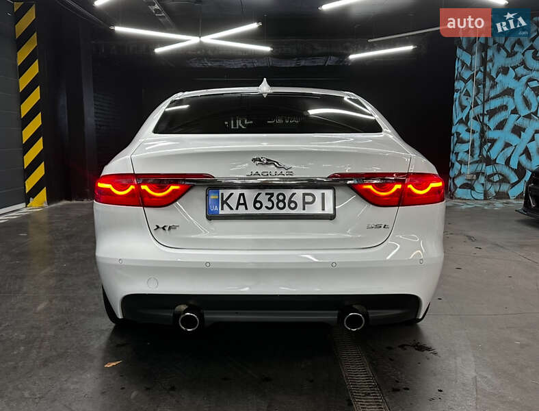 Седан Jaguar XF 2017 в Києві