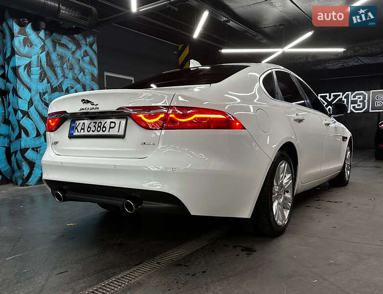 Седан Jaguar XF 2017 в Києві