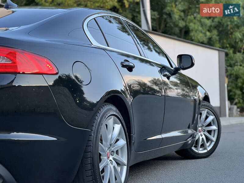 Седан Jaguar XF 2014 в Тернополі