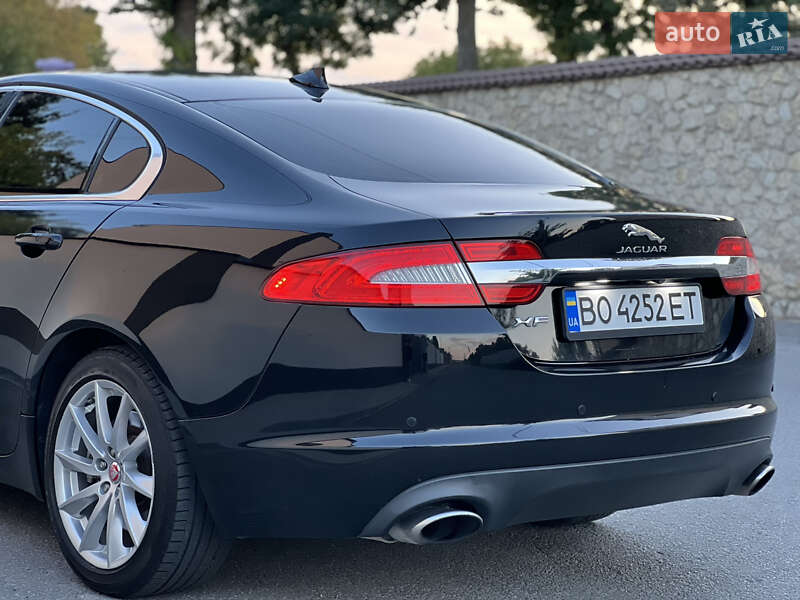 Седан Jaguar XF 2014 в Тернополі
