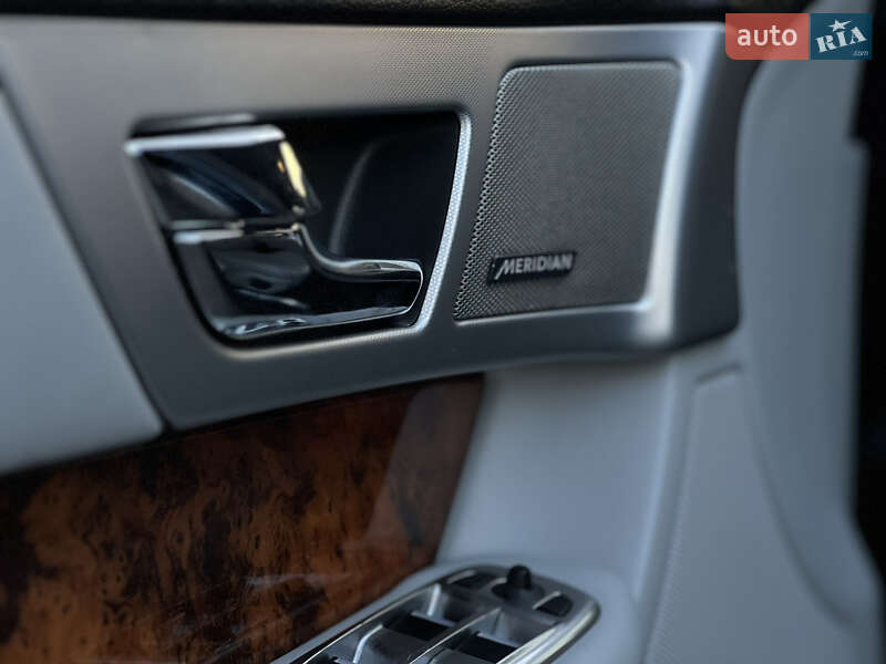 Седан Jaguar XF 2014 в Тернополі