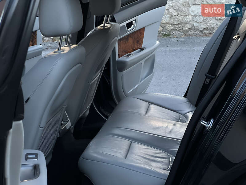 Седан Jaguar XF 2014 в Тернополі