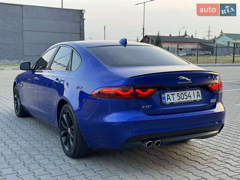 Седан Jaguar XF 2016 в Ивано-Франковске