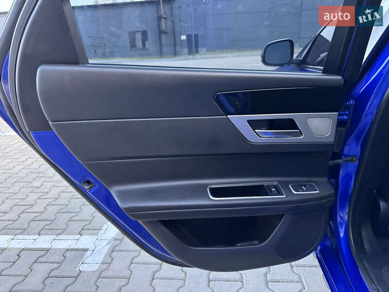 Седан Jaguar XF 2016 в Ивано-Франковске