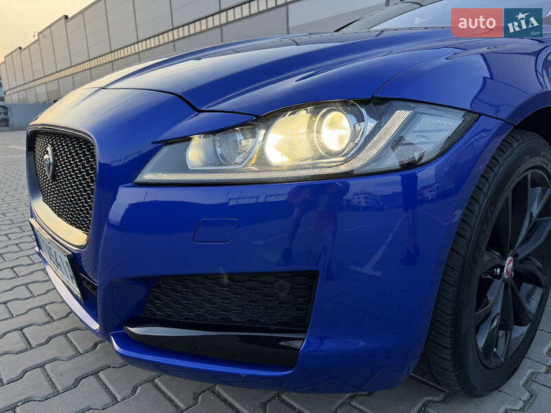 Седан Jaguar XF 2016 в Ивано-Франковске