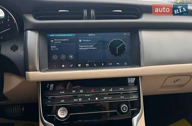 Седан Jaguar XF 2018 в 