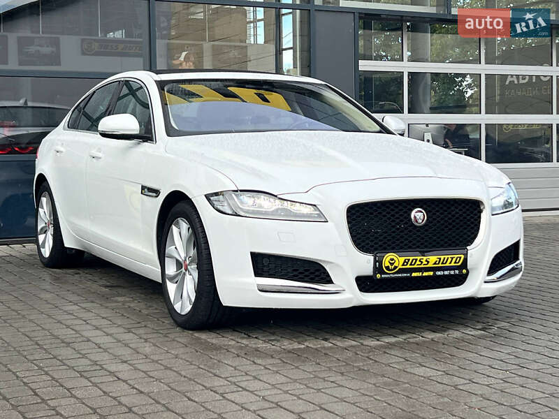 Седан Jaguar XF 2018 в 