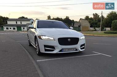 Седан Jaguar XF 2016 в 