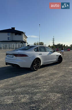 Седан Jaguar XF 2016 в 